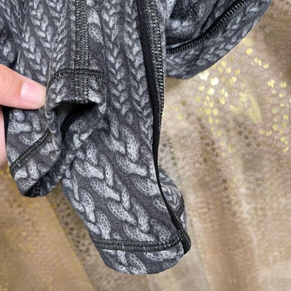 Aerie Chill Play Move High Rise Warm Thick Gray Rope Braid Leggings, Size S - Picture 4 of 7